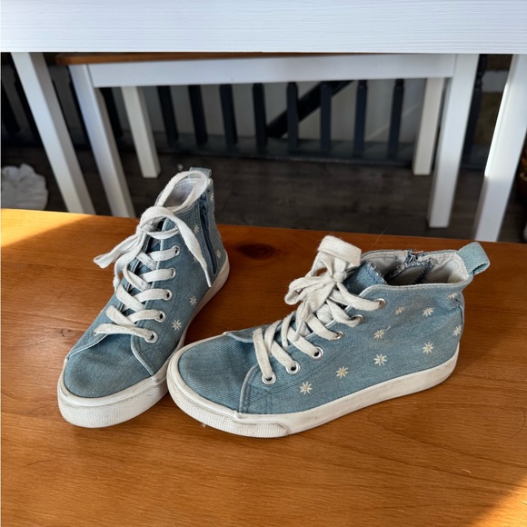 SOLD Cotton On Kids Daisy High Top Sneakers - Picture 3 of 5